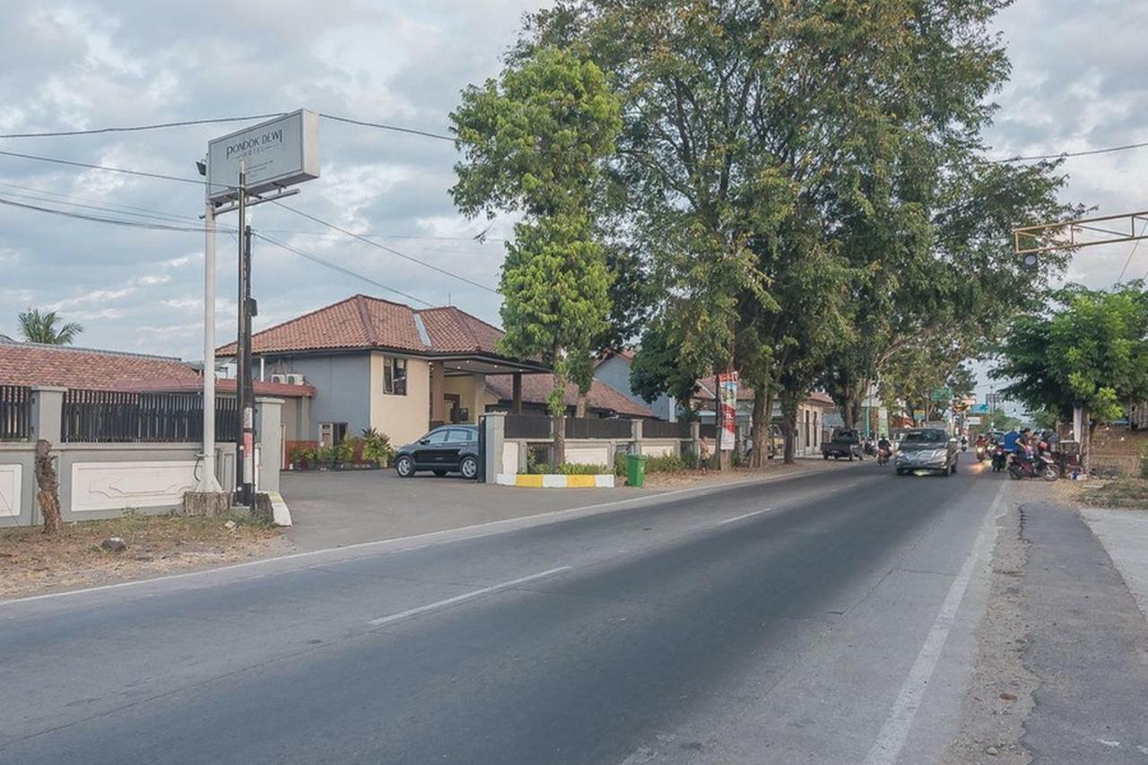 RedDoorz near Alun Alun Subang Otel Dış mekan fotoğraf